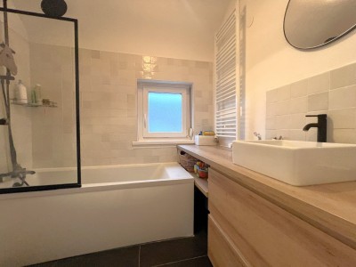 MAISON - VILLENEUVE D ASCQ - 85 m2 - 305000€