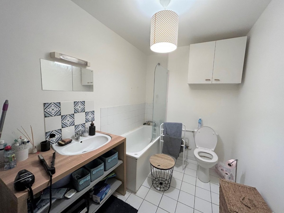 STUDIO A LOUER - LILLE REPUBLIQUE - 31.02 m2 - 575 &euro; charges comprises par mois