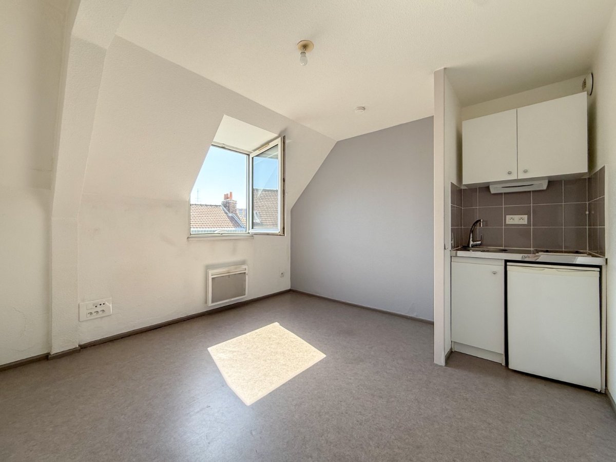 STUDIO A LOUER - LILLE VAUBAN - 18.76 m2 - 490 &euro; charges comprises par mois