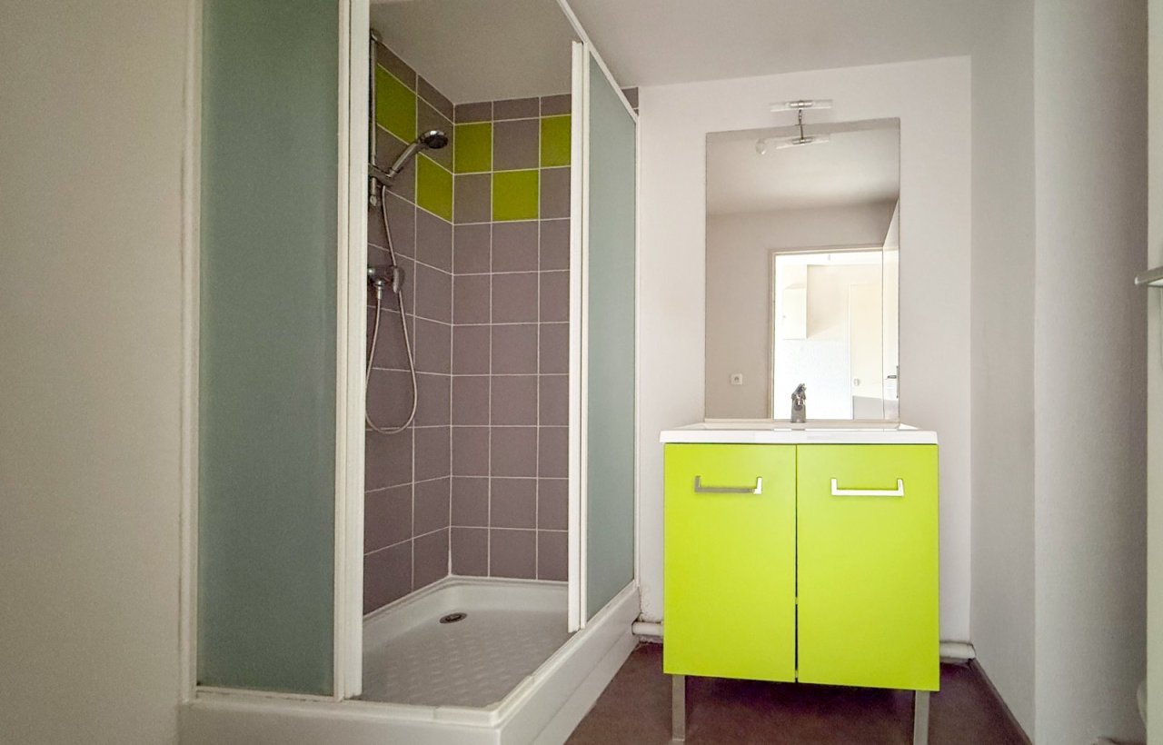 STUDIO A LOUER - LILLE VAUBAN - 18.76 m2 - 490 &euro; charges comprises par mois
