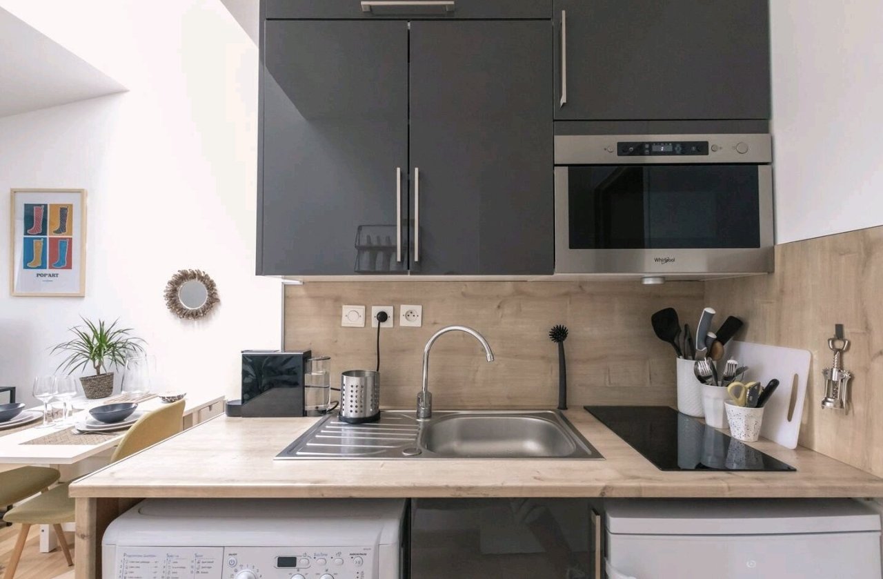 APPARTEMENT T1 A LOUER - LILLE CENTRE - 25 m2 - 740 &euro; charges comprises par mois