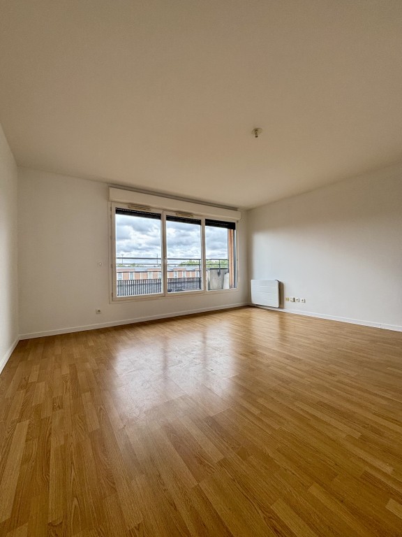 APPARTEMENT T2 A LOUER - LILLE VIEUX LILLE - 58 m2 - 1 060 &euro; charges comprises par mois