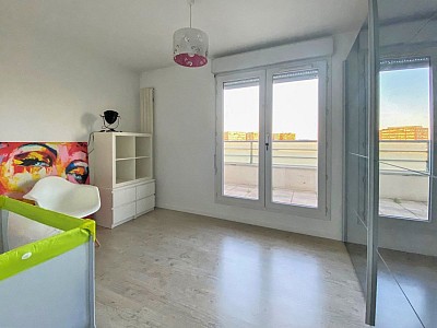 APPARTEMENT T3 A LOUER - LILLE HYPER CENTRE - 80 m2 - 1 420 € charges comprises par mois