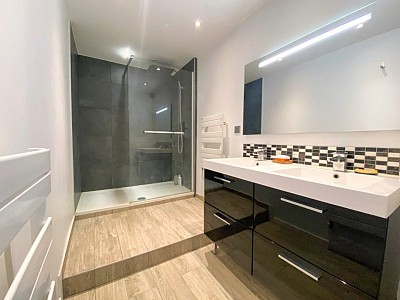 APPARTEMENT T3 A LOUER - LILLE HYPER CENTRE - 80 m2 - 1 420 € charges comprises par mois