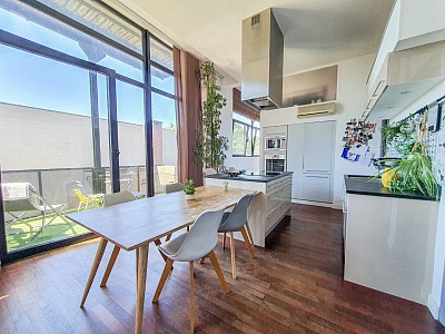 APPARTEMENT T3 - CROIX - 73.78 m2 - 260000€
