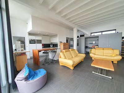 APPARTEMENT T3 - CROIX - 97.27 m2 - 330000€